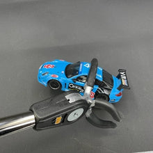 Laden Sie das Bild in den Galerie-Viewer, Modellbau Rennbahngreifer mit NSR Porsche blau