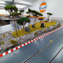 Laden Sie das Bild in den Galerie-Viewer, Modellbau Naturbäume grün 6 Stück