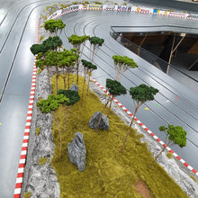 Laden Sie das Bild in den Galerie-Viewer, Diorama Modellbau Naturbäume Beispiel