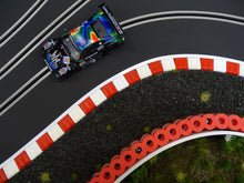 Laden Sie das Bild in den Galerie-Viewer, Curbs und Reifenstapel mit Fly Lister Storm