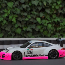 Laden Sie das Bild in den Galerie-Viewer, Reifenstapel schwarz weiss mit NSR Porsche Slotlandia